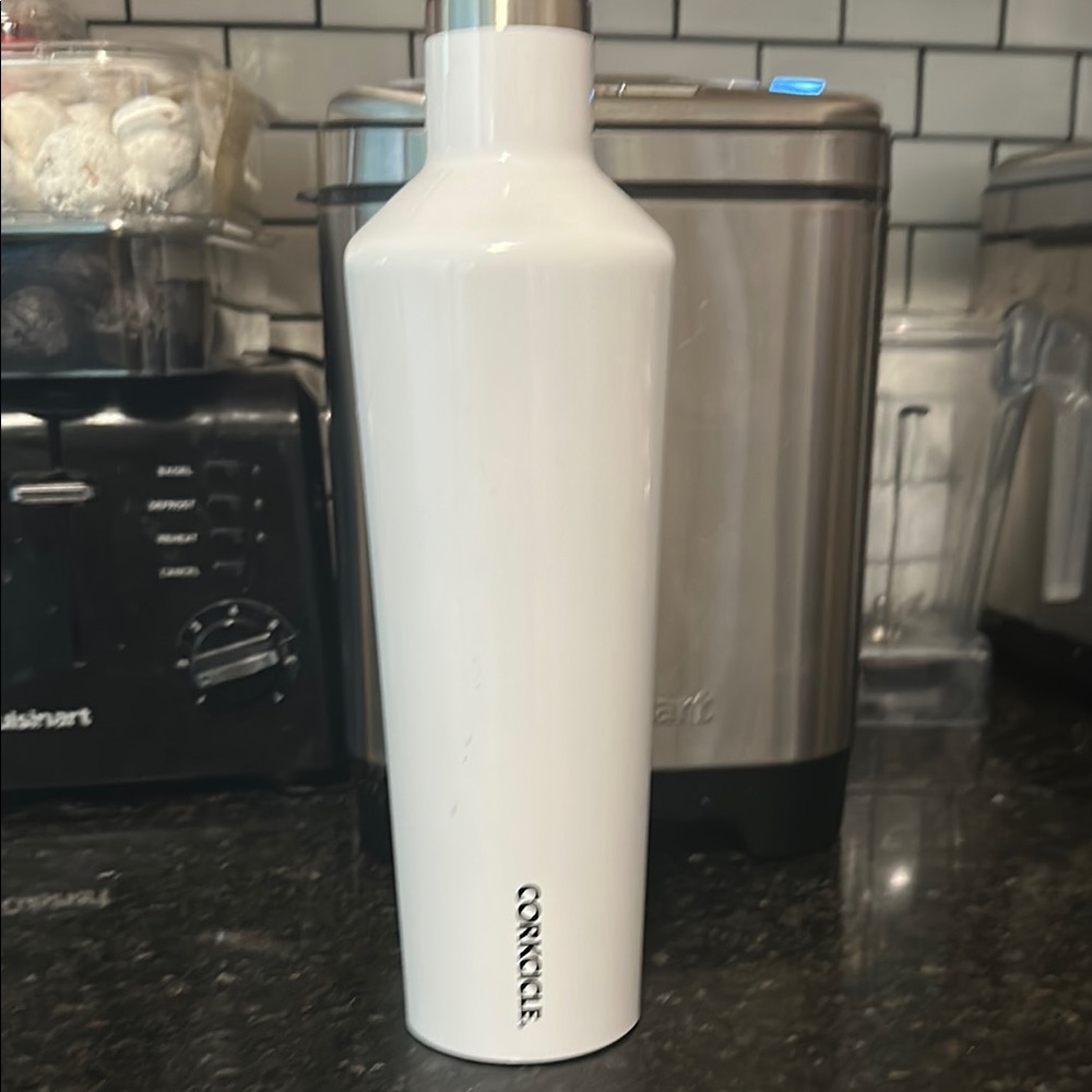 Corkcicle White Bar Accessories for Elegant Dining